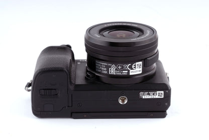 Sony A6300 + 16-50mm