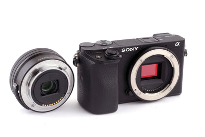 Sony A6300 + 16-50mm